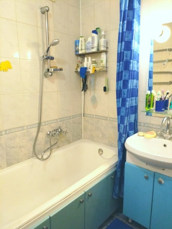 Купить трехкомнатную квартиру на улице Чехова в Калуге. Вариант № 3275516, 18, площадь -  квм, цена 4000000 рублей