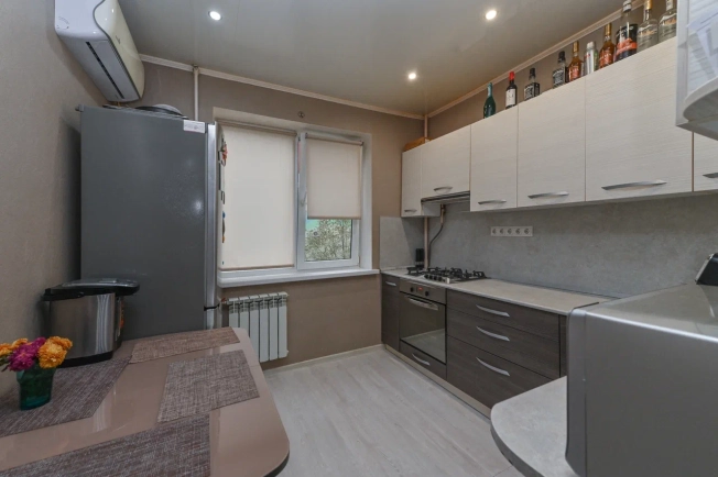 Купить двухкомнатную квартиру в Ростовской области. Вариант № 8839650, 9, площадь -  квм, цена 6250000 рублей