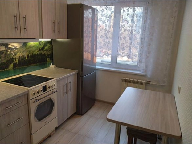 Купить трехкомнатную квартиру в Микрорайоне Золотая Нива в Новосибирске. Вариант № 4004598, 10, площадь -  квм, цена 7950000 рублей