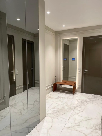 Купить трехкомнатную квартиру в районе Московский в Санкт-Петербурге. Вариант № 46389, 27, площадь -  квм, цена 65000000 рублей