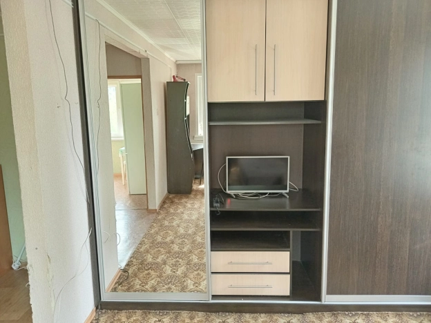 Купить квартиру на улице Есенина в Новосибирске. Вариант № 48243, 4, площадь -  квм, цена 3650000 рублей