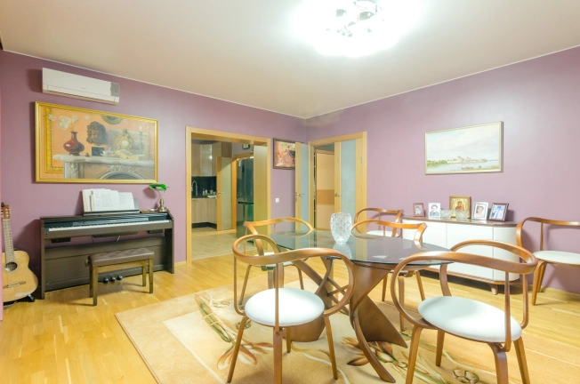 Купить четырехкомнатную квартиру в Вологде. Вариант № 14804, 8, площадь -  квм, цена 33250000 рублей