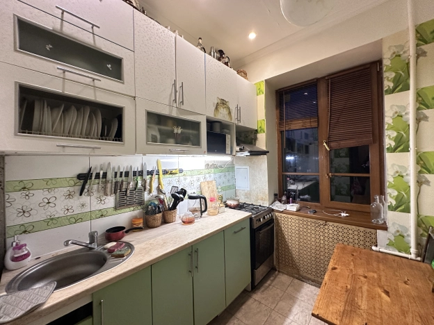 Купить трехкомнатную квартиру в районе Выборгский в Санкт-Петербурге. Вариант № 3918625, 21, площадь -  квм, цена 13700000 рублей