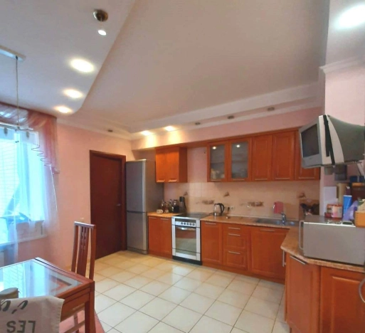 Купить трехкомнатную квартиру в Омске. Вариант № 6903892, 1, площадь -  квм, цена 15550000 рублей