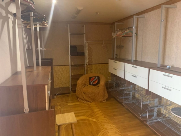 Купить четырехкомнатную квартиру в Вологде. Вариант № 3445, 9, площадь -  квм, цена 19700000 рублей