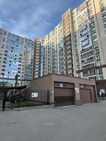 Купить трехкомнатную квартиру в Санкт-Петербурге. Вариант № 9280660, 17, площадь -  квм, цена 21600000 рублей