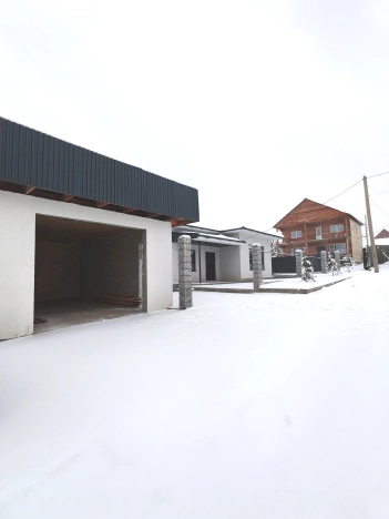 Купить дом на улице Административная в Иркутской области. Вариант № 8335675, 10, площадь - квм, цена 9500000 рублей