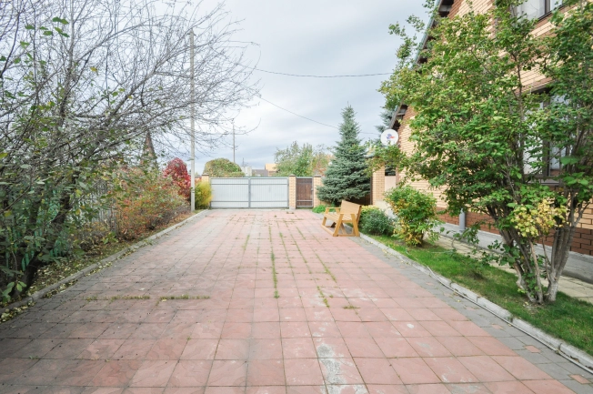 Купить дом в Тюменской области. Вариант № 26682, 44, площадь -  квм, цена 10490000 рублей