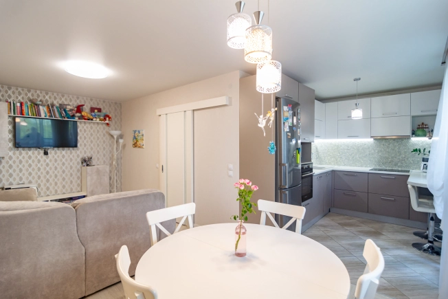 Купить трехкомнатную квартиру на улице проезд Алексея Афанасьева в Петрозаводске. Вариант № 2350006, 4, площадь -  квм, цена 15600000 рублей