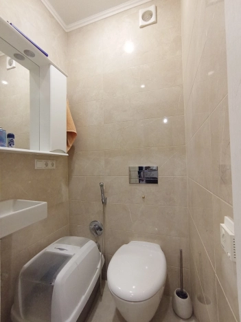 Купить двухкомнатную квартиру на вторичке у метро Фонвизинская в Москве. Вариант № 10447406, 18, площадь -  квм, цена 31500000 рублей