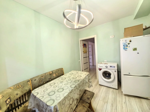 Купить трехкомнатную квартиру в Микрорайоне 8-й, Элиста в Элисте. Вариант № 9090985, 13, площадь -  квм, цена 6100000 рублей