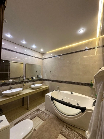 Купить дом в Омске. Вариант № 4520, 26, площадь -  квм, цена 20000000 рублей