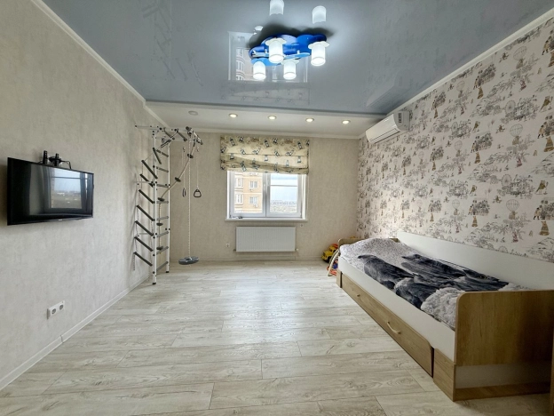 Купить двухкомнатную квартиру в Краснодаре. Вариант № 9666481, 14, площадь -  квм, цена 10750000 рублей