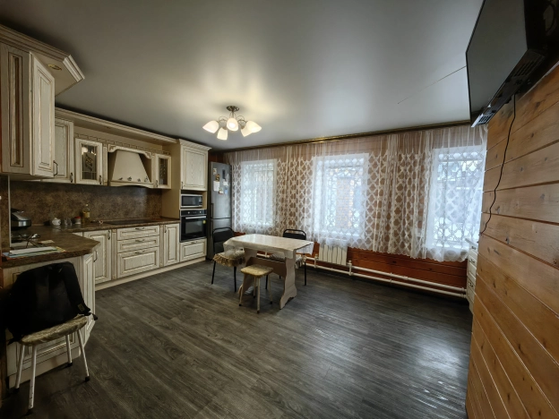 Купить дом в Иркутской области. Вариант № 9561316, 17, площадь -  квм, цена 9200000 рублей