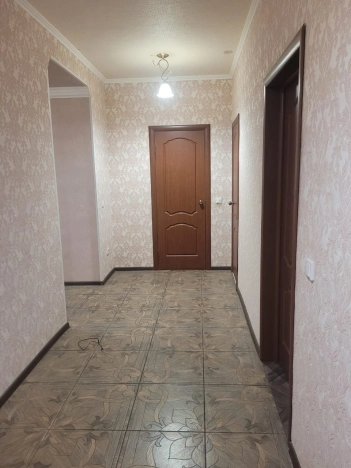 Купить трехкомнатную квартиру в Микрорайоне Бугринская роща, Кировский район в Новосибирске. Вариант № 25599, 22, площадь -  квм, цена 9500000 рублей