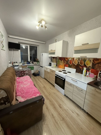 Купить двухкомнатную квартиру на вторичке в Микрорайоне Будённого, Старый Оскол в Старом Осколе. Вариант № 10533243, 2, площадь -  квм, цена 7200000 рублей