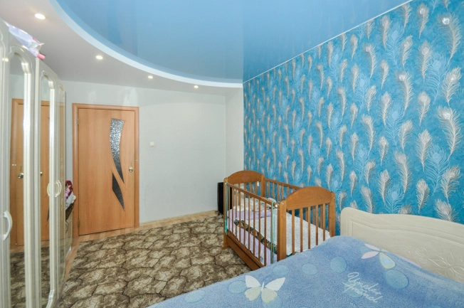 Купить четырехкомнатную квартиру в Новосибирской области. Вариант № 5540605, 2, площадь -  квм, цена 6000000 рублей