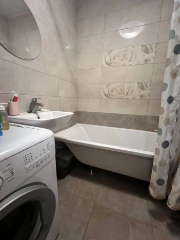 Купить двухкомнатную квартиру на улице Пыжёвский переулок в Москве. Вариант № 10215137, 5, площадь -  квм, цена 19800000 рублей