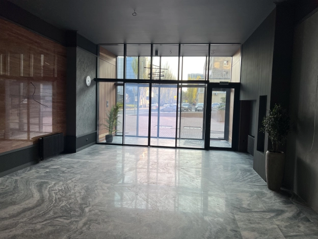 Купить трехкомнатную квартиру в районе Кировский в Ростове-на-Дону. Вариант № 27802, 1, площадь -  квм, цена 21000000 рублей