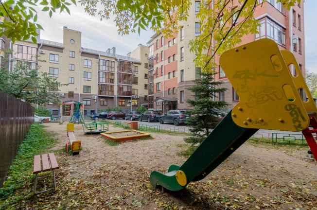 Купить четырехкомнатную квартиру в Вологде. Вариант № 14804, 43, площадь -  квм, цена 33250000 рублей