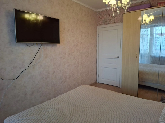 Купить трехкомнатную квартиру в районе Калининский в Новосибирске. Вариант № 6666165, 6, площадь -  квм, цена 6300000 рублей