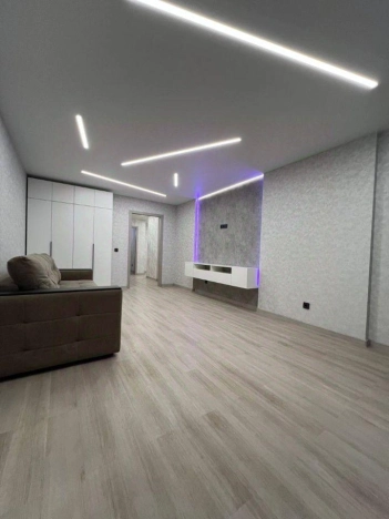 Купить двухкомнатную квартиру в Новосибирской области. Вариант № 10330003, 22, площадь -  квм, цена 8800000 рублей