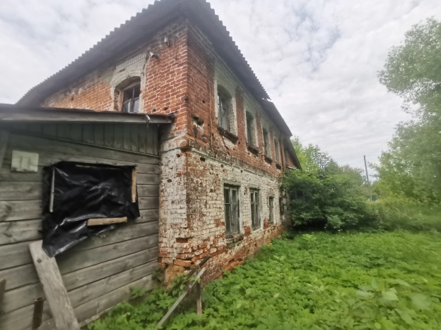 Купить дом на улице Комсомольская в Ивановской области. Вариант № 52640, 18, площадь -  квм, цена 1300000 рублей