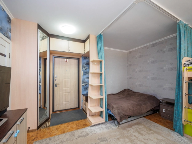 Купить однокомнатную квартиру в Омске. Вариант № 5301706, 4, площадь -  квм, цена 3600000 рублей