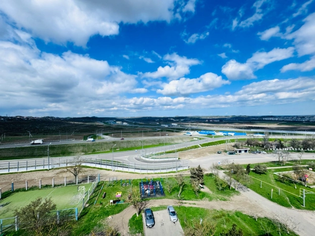 Купить трехкомнатную квартиру в Керчи. Вариант № 35717, 22, площадь - квм, цена 6800000 рублей