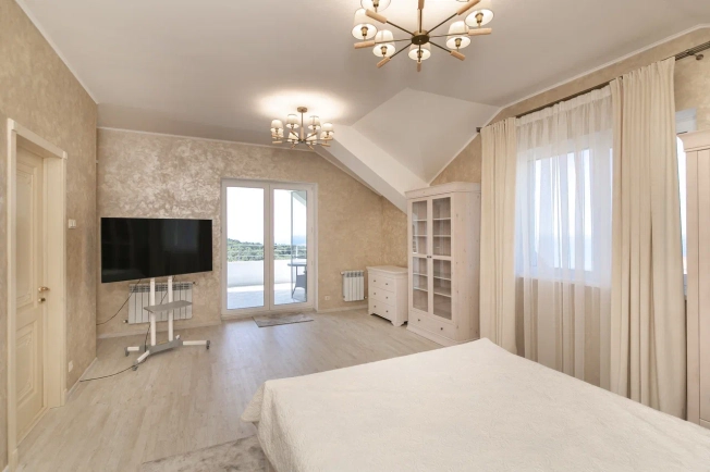 Купить дом в Севастополе. Вариант № 32104, 9, площадь -  квм, цена 67000000 рублей