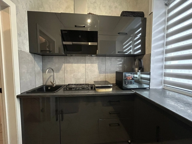 Купить дом на улице Тургенева в Новосибирске. Вариант № 7499749, 37, площадь -  квм, цена 5500000 рублей