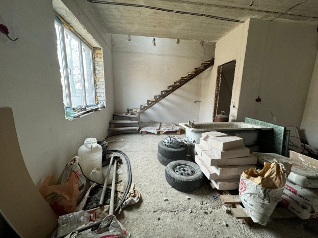 Купить двухкомнатную квартиру на вторичке в Микрорайоне 4-й, Элиста в Элисте. Вариант № 6560, 3, площадь -  квм, цена 3500000 рублей