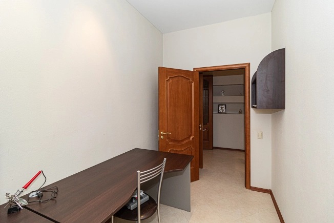 Купить квартиру на улице Октябрьский проспект в Владимире. Вариант № 1222, 37, площадь -  квм, цена 25000000 рублей