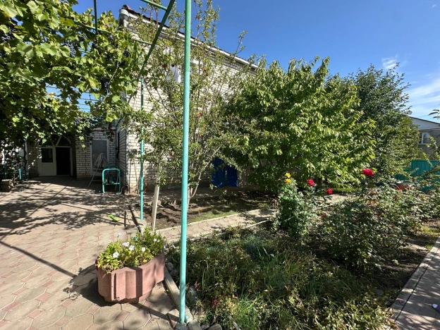 Купить дом в Элисте. Вариант № 5922172, 11, площадь -  квм, цена 17000000 рублей