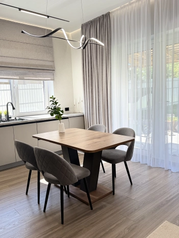 Купить дом в Микрорайоне Прометей, Октябрьский в Октябрьском. Вариант № 44766, 4, площадь -  квм, цена 15500000 рублей