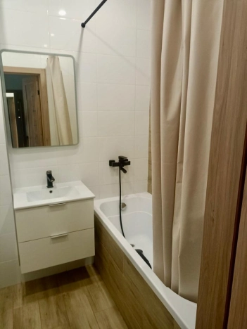 Купить однокомнатную квартиру у метро Октябрьская в Новосибирске. Вариант № 7781754, 6, площадь -  квм, цена 7200000 рублей