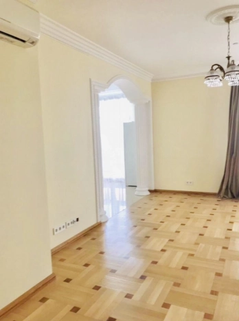 Купить квартиру в Москве. Вариант № 9105114, 7, площадь -  квм, цена 250000000 рублей