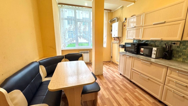 Купить двухкомнатную квартиру в Южно-Сахалинске. Вариант № 1181583, 4, площадь -  квм, цена 6600000 рублей