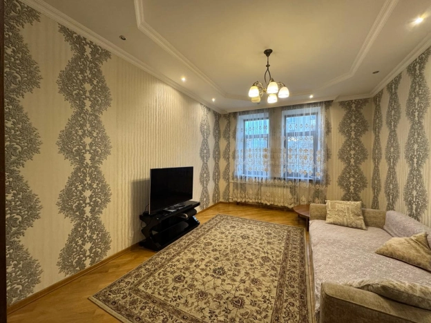 Купить квартиру в Москве. Вариант № 8428512, 6, площадь -  квм, цена 21950000 рублей