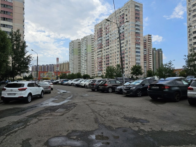 Купить коммерческую недвижимость свободного назначения у метро Бульвар Дмитрия Донского в Москве. Вариант № 10288, 4, площадь -  квм, цена 39900000 рублей