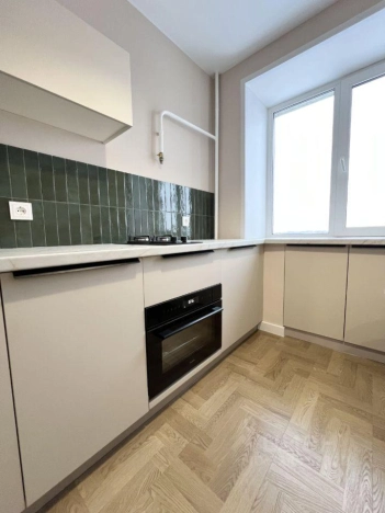 Купить квартиру на вторичке в Вологде. Вариант № 10773855, 6, площадь - квм, цена 5990000 рублей