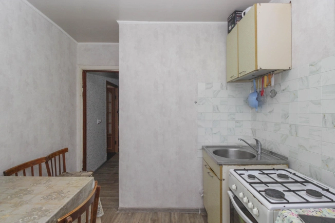 Купить двухкомнатную квартиру в Омске. Вариант № 3958769, 7, площадь -  квм, цена 2900000 рублей