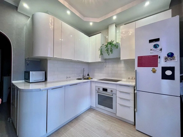 Купить однокомнатную квартиру в Ростовской области. Вариант № 9265049, 0, площадь -  квм, цена 5599999 рублей