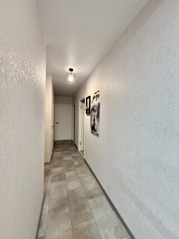 Купить четырехкомнатную квартиру в Волгограде. Вариант № 10366759, 13, площадь -  квм, цена 10500000 рублей