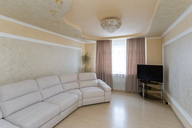 Купить трехкомнатную квартиру на вторичке в районе Фрунзенский в Владимире. Вариант № 10621, 2, площадь -  квм, цена 8700000 рублей