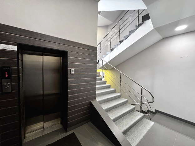 Снять коммерческую недвижимость в Новосибирске. Вариант № 39741, 3, площадь -  квм, цена 82400 рублей