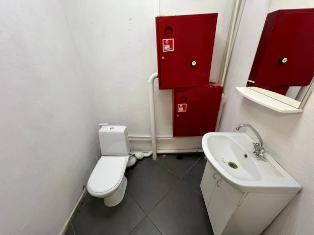 Купить коммерческую недвижимость свободного назначения у метро Бульвар Дмитрия Донского в Москве. Вариант № 9934625, 8, площадь -  квм, цена 9300000 рублей