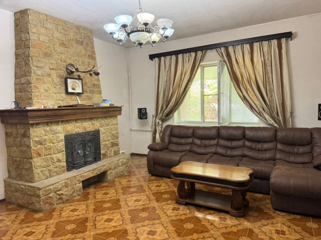 Купить дом на улице Карла Маркса в Краснодаре. Вариант № 38518, 6, площадь -  квм, цена 19500000 рублей