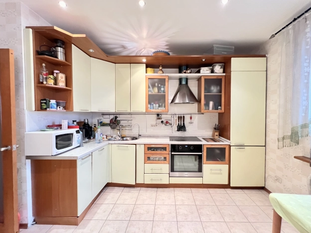 Купить трехкомнатную квартиру в ЮЗАО в Москве. Вариант № 24229, 9, площадь -  квм, цена 33000000 рублей