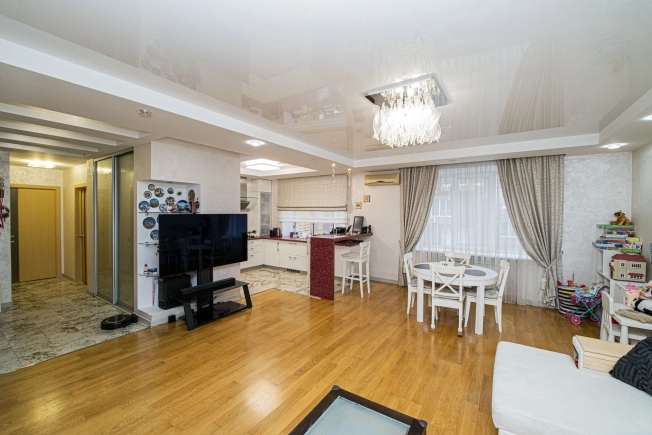 Купить трехкомнатную квартиру на улице Полтавская в Нижнем Новгороде. Вариант № 981640, 27, площадь -  квм, цена 21500000 рублей